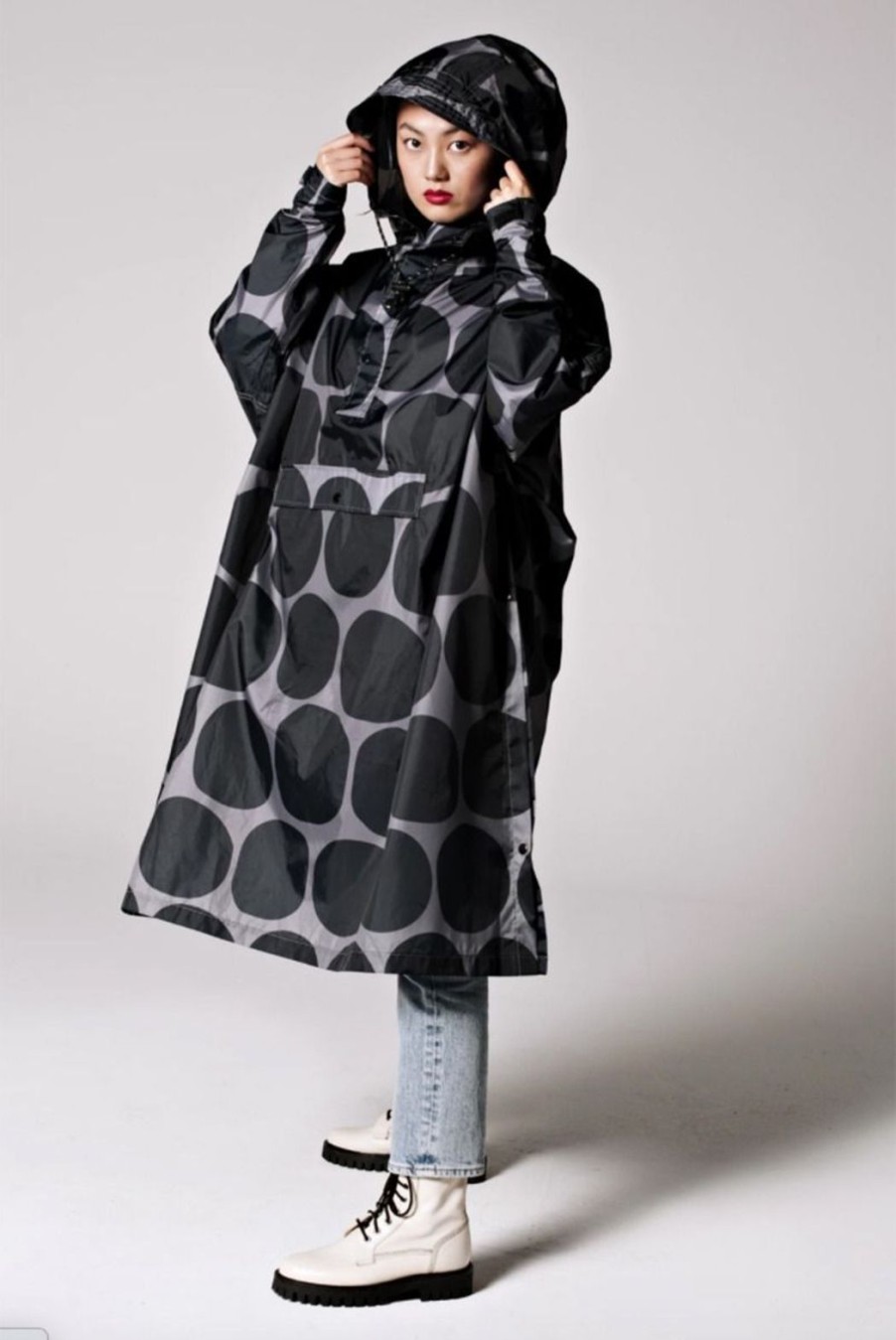 Clothing Rainkiss | Rain Poncho - Black Polka