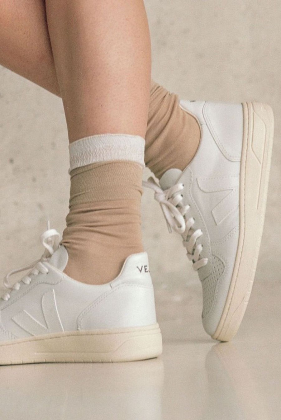 Shoes Veja | V-10 Leather Trainers - White